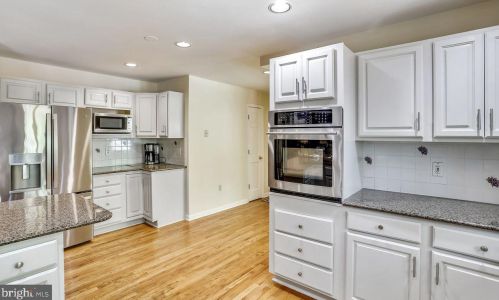 737 Sharpsburg Dr, Davidsonville MD 21035-1927 exterior