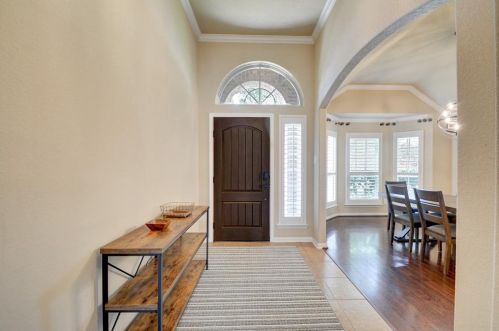 6115 Oxford Lake Dr, Richmond TX  77471-4658 exterior