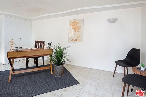 431 Scholl Dr, Glendale CA 91206-3045 exterior