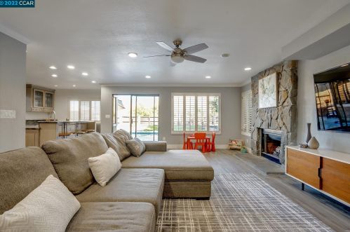 5334 Vista Point Ct, Concord CA  94521-5017 exterior