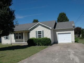 2051 Horncastle Dr, Murfreesboro, TN 37130-5841