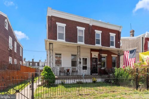 6633 Hegerman St, Philadelphia, PA 19135-2804