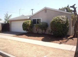 2705 Swift Ave, Fresno, CA 93726-3235
