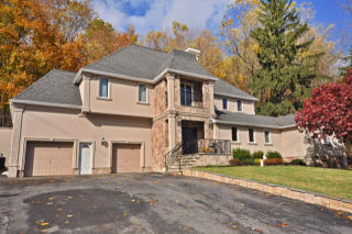 59 Everdale Rd, Dover, NJ 07869-2302
