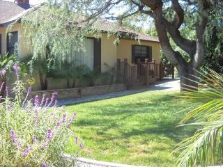 2945 Claremont Heights Dr, Claremont, CA 91711-2233