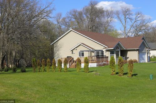 1813 37th St, Saint Cloud, MN 56301-9580