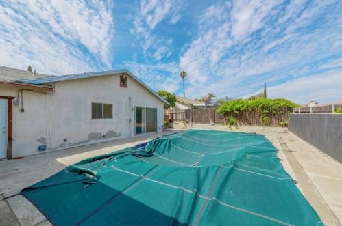 5985 Kitty Hawk Dr, Riverside CA  92504-1445 exterior