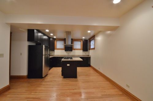 3153 Hudson Ave, Chicago, IL 60657-4711