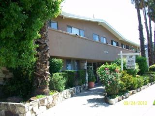 4462 Murietta Ave, Van Nuys CA  91423-3461 exterior