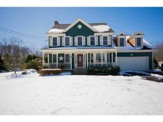 15 Naomi St, Bristol, RI 02809-2606