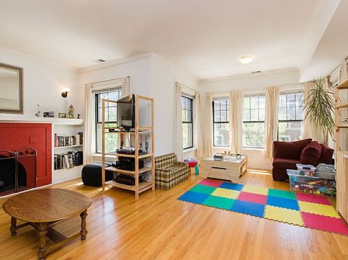 710 Bittersweet Pl, Chicago, IL 60613-2310