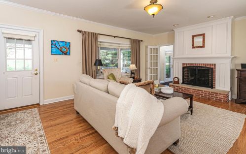 1 Tomlyn Dr, Princeton NJ  08540-4316 exterior