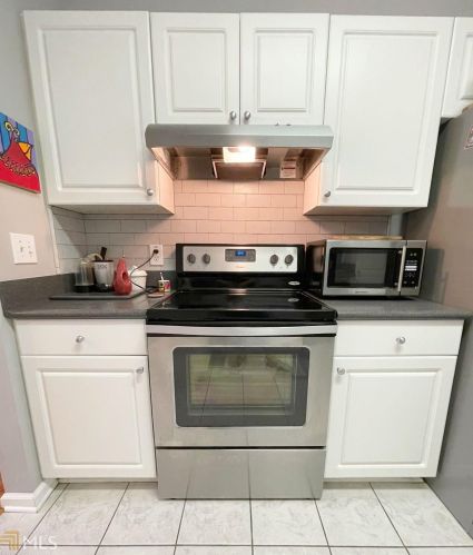 206 Spg Hts Ln, Smyrna GA  30080-3792 exterior