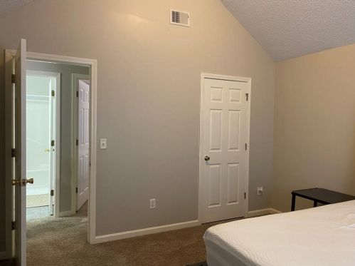 6235 Crooked Creek Ct, Rex, GA 30273-5013