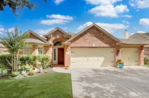 6115 Oxford Lake Dr, Richmond TX  77471-4658 exterior