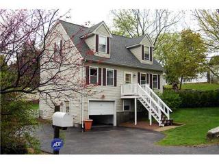 30 Pearl St, Westerly, RI 02891-1667