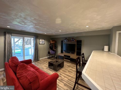 7247 Riding Hood Cir, Columbia MD 21045-5237 exterior