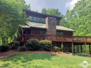 388 Knollcrest Dr, Pinnacle, NC 27043-8264