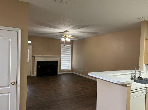 2101 Montclair Ln, Lewisville, TX 75067-6149