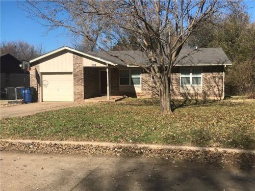 609 Noble Dr, Noble, OK 73068-8227