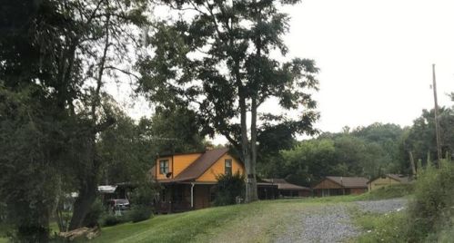 2401 Beeson Rd, Lashmeet, WV 24733-9718