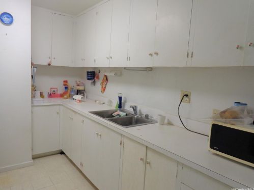 1610 Kanunu St, Honolulu HI  96814-2746 exterior