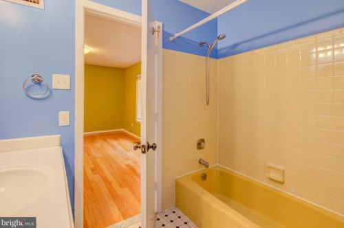 59 Sayre Dr, Princeton NJ  08540-5825 exterior