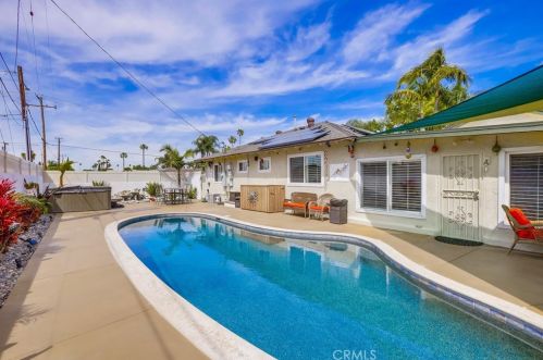 305 Kenmore St, Anaheim CA  92804-2114 exterior