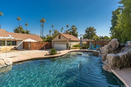 10080 Victoria Ave, Riverside CA  92503-6146 exterior