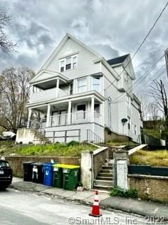 61 Ashley St, Waterbury, CT 06704-3927