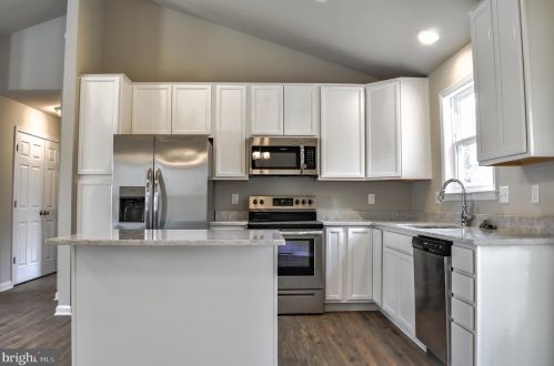 63 Essex Pl, Montross, VA 22520-4081