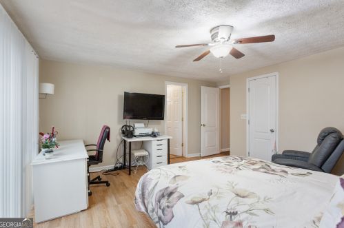 719 Hamilton Ave, Atlanta GA  30344-4144 exterior