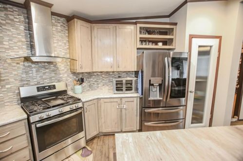 2645 Fairway Dr, Angleton TX 77515-7396 exterior