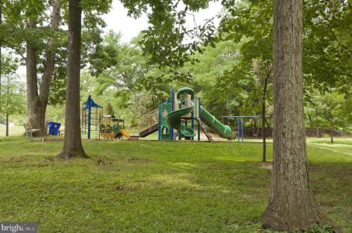 116 Kinsman View Cir, Silver Spring MD 20901-1661 exterior