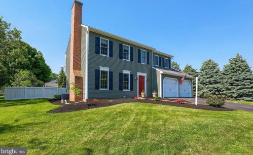 1809 Krystle Dr, Lancaster, PA 17602-4143