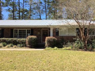1705 Rainbow Dr, Waycross, GA 31501-6066