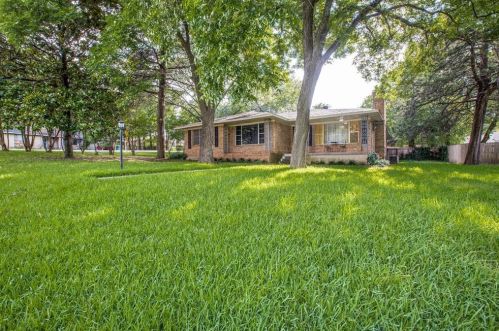 1038 Tanglewood Dr, Cedar Hill, TX 75104-3020