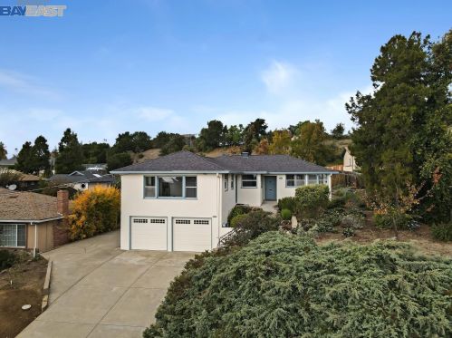 4866 Seaview Ave, Hayward, CA 94546-2363