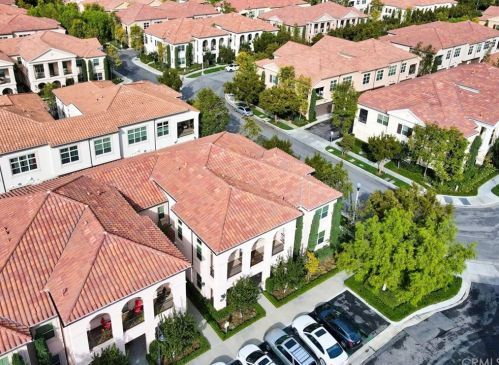 131 Kempton, Irvine CA  92620-2139 exterior