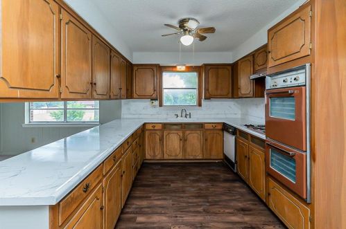 6201 Ten Mile Bridge Rd, Fort Worth TX  76135-1337 exterior