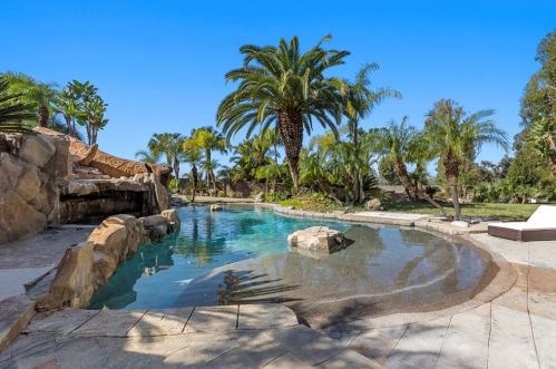230 Country Hill Rd, Anaheim CA  92808-1352 exterior