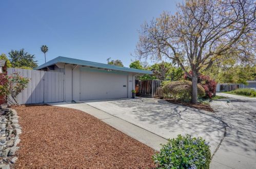 197 Thompson Sq, Mountain View, CA 94043-4216