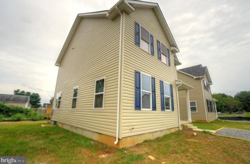 2458 24th St, Fredericksburg, VA 22408-2077