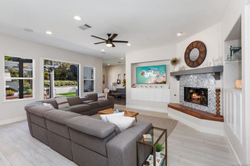 8104 Calle Catalonia, Carlsbad CA  92009-8954 exterior