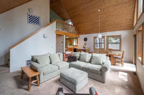13178 Muhlebach Way, Truckee CA  96161-6424 exterior