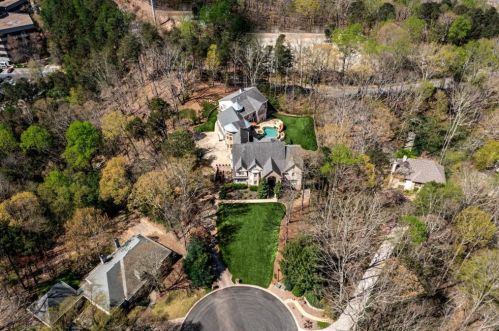 360 Cameron Ridge Dr, Atlanta GA  30328-4710 exterior