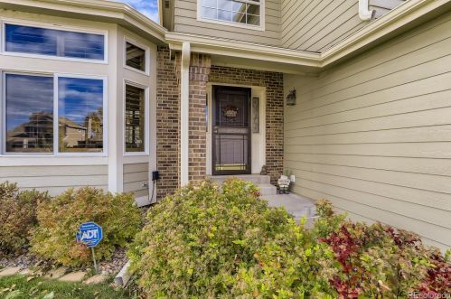 4962 Elkhart Ct, Aurora, CO 80015-2218