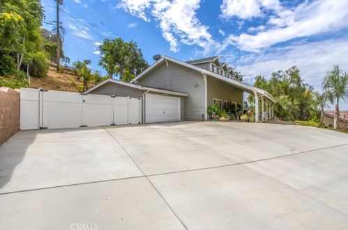 12521 Ruth Ln, Yucaipa, CA 92399-2004