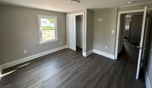 23 Hillside Ave, Roxbury Township, NJ 07836-9061