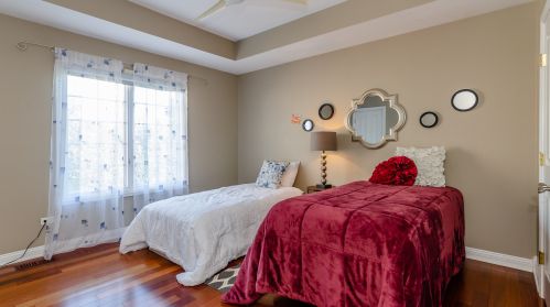 6919 Fieldstone Dr, Willowbrook IL  60527-5295 exterior